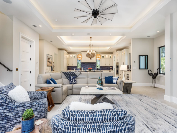 Luxurious Vacation Pool Home in Siesta Key 5 min walk to beach
